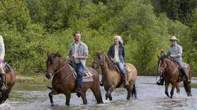 Horseback riders. // © 2013 Thinkstock 2