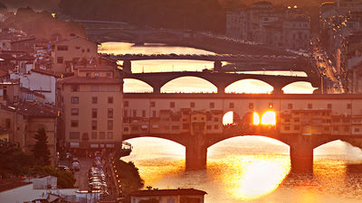 Enjoy an intimate dinner on the Ponte Vecchio bridge in Florence, Italy. // © 2014 Thinkstock