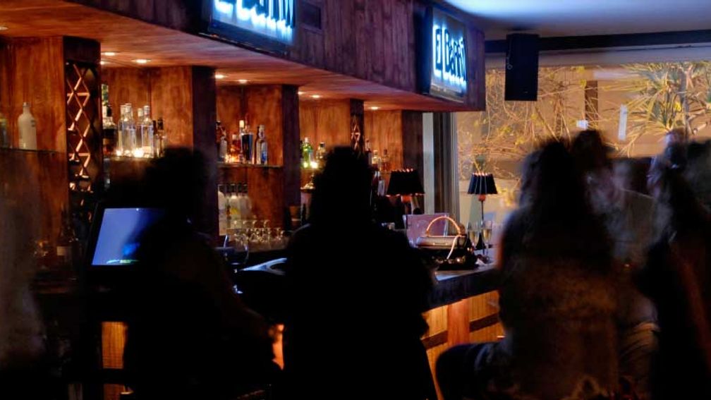El Barril features a 28-foot bar and international DJs. // © 2015 Puerto Rico Tourism Company 2