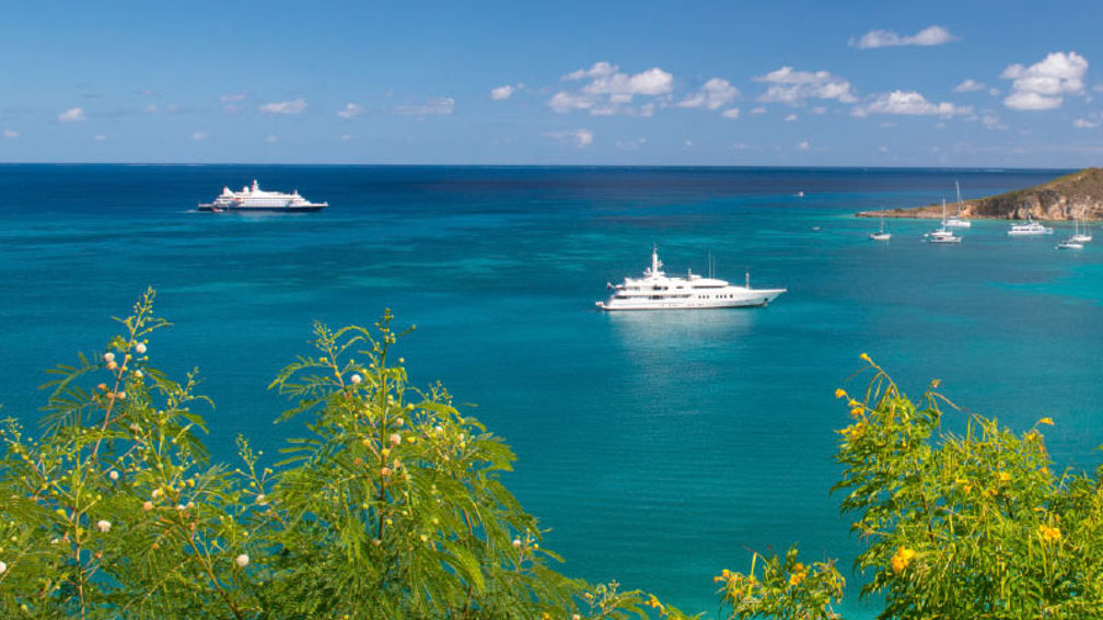 Visitors can enjoy barefoot luxury in Anguilla’s casual atmosphere. // © 2016 iStock 2