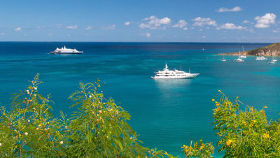 Visitors can enjoy barefoot luxury in Anguilla’s casual atmosphere. // © 2016 iStock 2
