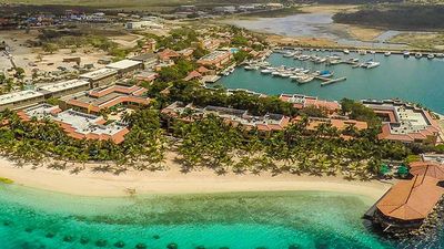 Harbor Village Beach Club offers several options for guests to enjoy the ocean surrounding the island of Bonaire. // © 2016 Harbor Village Beach Club