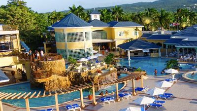 Jewel Paradise Cove Beach Resort & Spa Runaway Bay, Curio Collection by Hilton is a new property under the boutique brand. // © 2015 Jewel Resorts