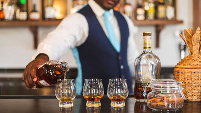 Guests can immerse themselves in Jamaica’s rum heritage by sampling fresh interpretations of the Dunn’s Old Fashioned at Sandals Dunn’s River in Ocho Rios.
