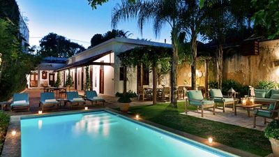 Sleeping with History at Casas del XVI