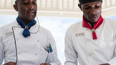 Enjoy jerk cooking at Hyatt Ziva Rose Hall in Jamaica. // © 2017 Hyatt Ziva Rose Hall