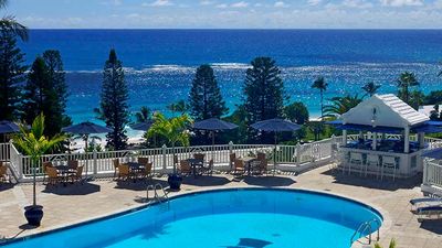 Elbow Beach Bermuda offers spa treatments by the pool. // © 2015 Elbow Beach Bermuda 2