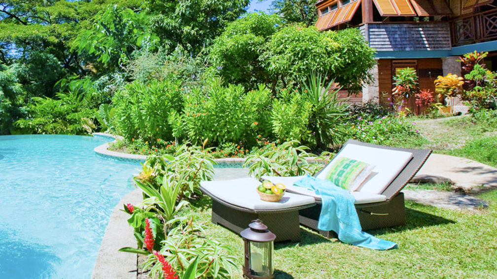 Guestrooms at C'est la Vie are designed in traditional Caribbean style. // © 2014 C'est la Vie F