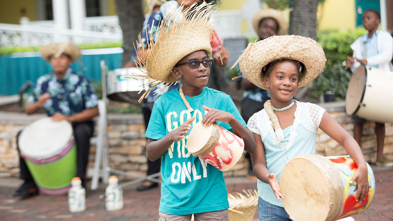 Support local Bahamian artisans at Atlantis Paradise Island’s recently launched Art Walk.