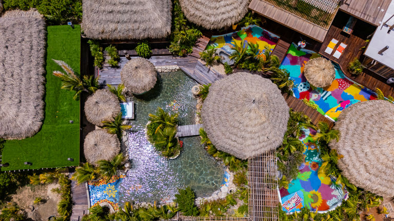 lazy river pool