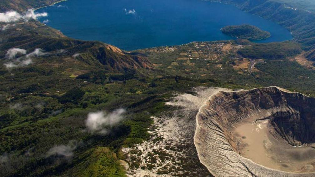 Santa Ana Volcano last erupted in 2005. // © 2015 Ministry of Tourism of El Salvador 2