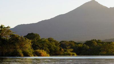 The Las Isletas area offers a front-row view of Mombacho Volcano. // © 2017 Getty Images