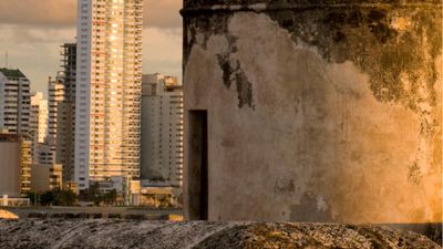 Cartagena blends the modern with the historic. // © 2013 Thinkstock F