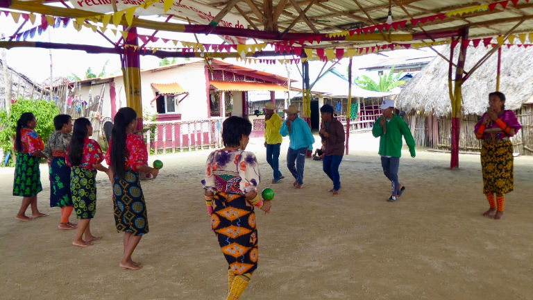 Cultural immersion is one of the highlights of exploring the Guna Yala archipelago.