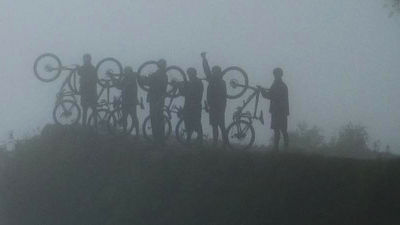 A Barracuda Biking group practices how to brake while cycling Bolivia’s Death Road // © 2013 Stuart Wasserman F
