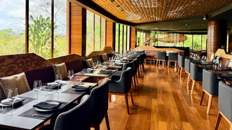 Latitud 10° Norte features a fusion of Costa Rican and Thai cuisine.