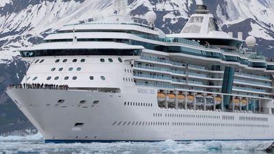 Radiance of the Seas gets an up-close view of Hubbard Glacier. // © 2013 Royal Caribbean International 3