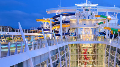 From waterslides to its own Central Park, Harmony of the Seas has no shortage of choices for guests. // © 2017 Royal Caribbean International 2