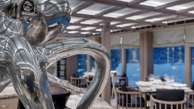 Seafood lovers will enjoy Ocean Cay restaurant. // © 2018 MSC Cruises