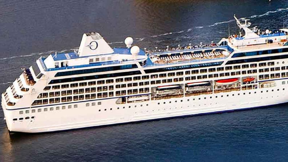 Oceania's Insignia in Australia: The ship will sail a unique world cruise in 2015.  // © 2014 Oceania Cruises F