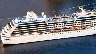 Oceania's Insignia in Australia: The ship will sail a unique world cruise in 2015.  // © 2014 Oceania Cruises F