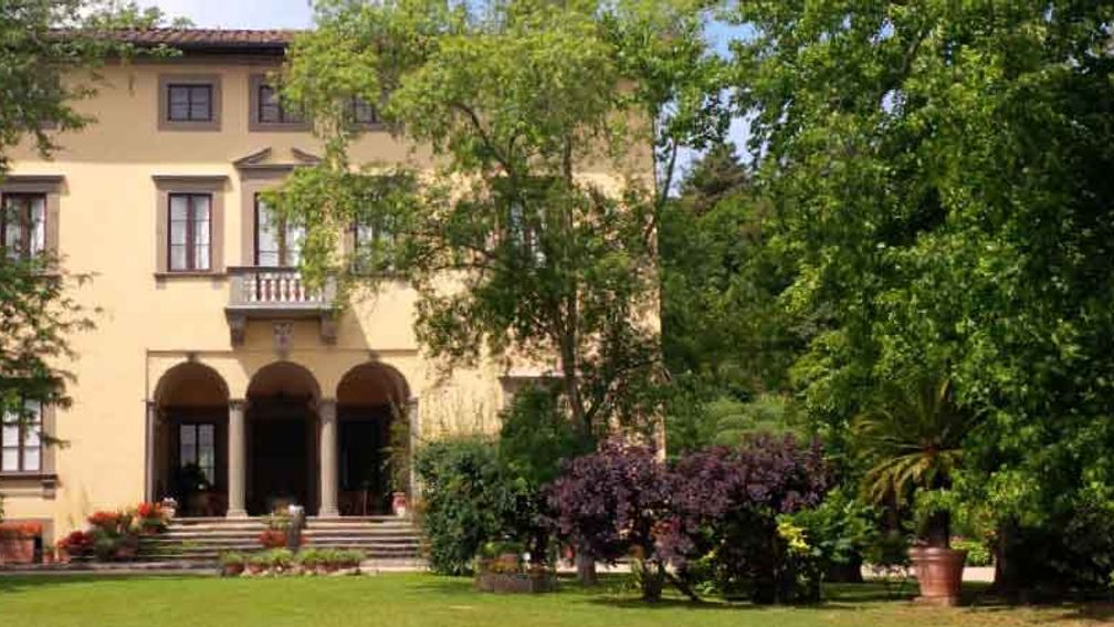 Guests will feel right at home in the historic Lucca Family Villa. // © 2014 Azamara Club Cruises 2