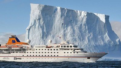 The Hanseatic from Hapag-Lloyd debuts special voyages in 2014. // © 2014 Hapag-Lloyd Cruises F