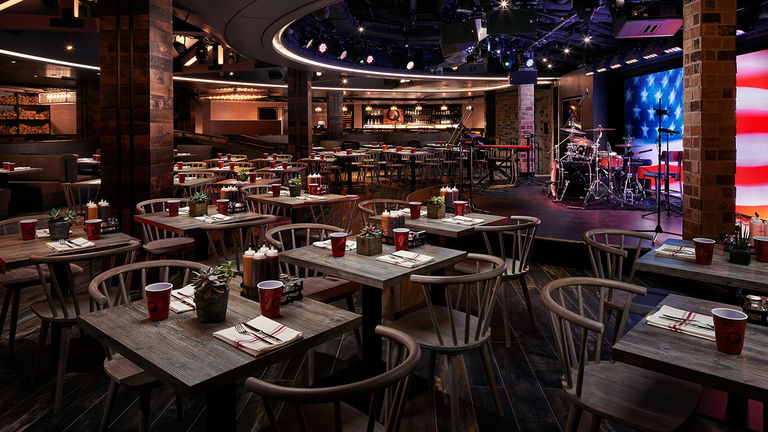 Specialty dining options include Q for a la carte barbecue.