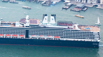 Expanded menus and entertainment options are keeping Nieuw Amsterdam fresh after five years in service. // © 2014 Holland America Line