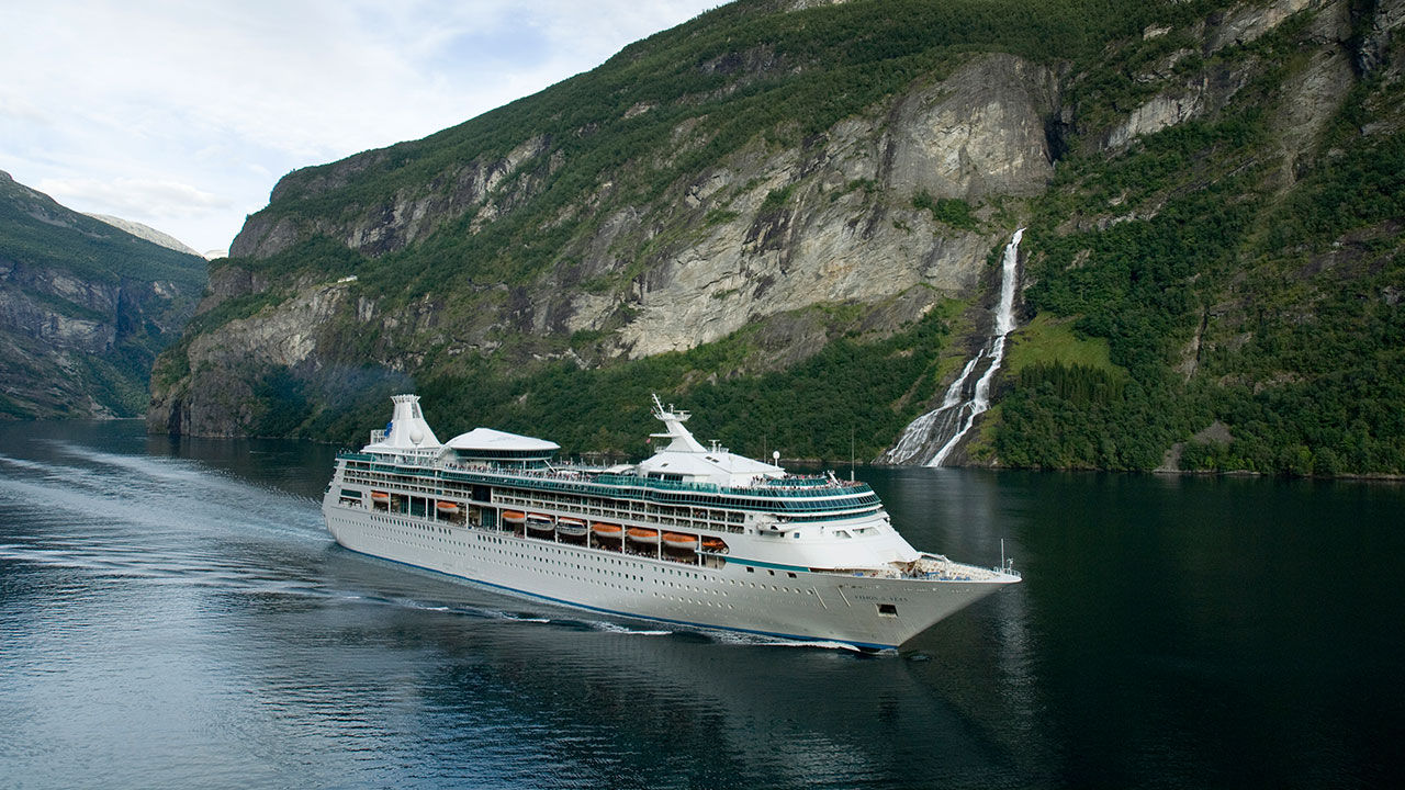 Royal Caribbean on New Bermuda Sailings, the Future of Vaccinated Cruises and CDC Orders