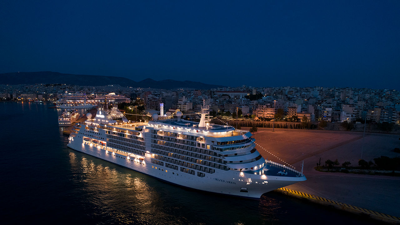 Silversea Officially Welcomes Silver Moon to Its Fleet