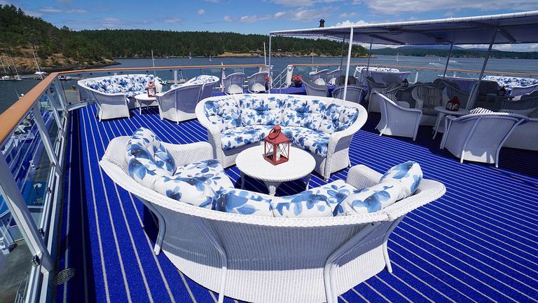The Sun Deck also has a putting green.