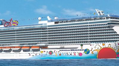 The Norwegian Breakaway is sailing roundtrip from New York City. // © 2013 Norwegian Cruise Line 3