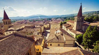 Renaissance artist Piero della Francesca’s hometown of Sansepolcro is a charming Tuscany town where clients can marvel at the artist’s work. // © 2016 David Butali