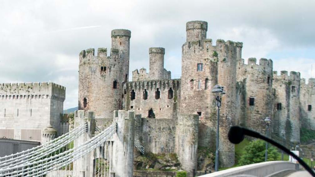 Many CIE itineraries visit the Blarney Castle, one of the top attractions in Ireland. // © 2014 Shutterstock 2