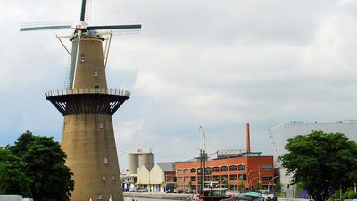 A two-hour tour of Nolet Distillery includes a visit to "De Nolet," a replica of a traditional Dutch windmill. // © 2014 Paul Kandarian