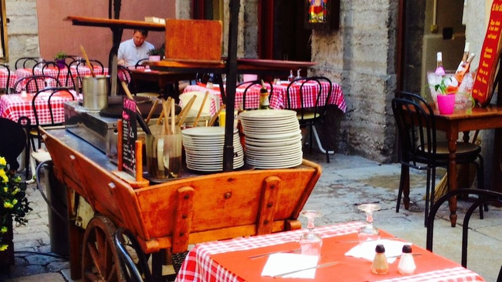 FrenchCafes_FEATURE