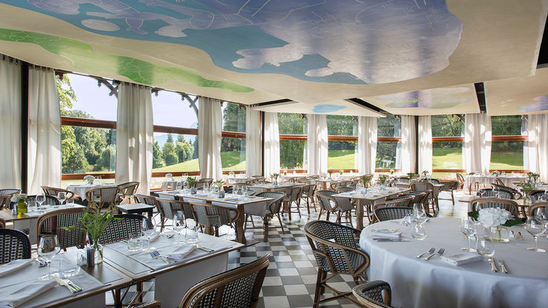 La Veranda offers scenic views of the Alps.