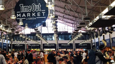 The market includes 24 restaurants, eight bars, a dozen shops and a high-end music venue. // © 2016 Meagan Drillinger