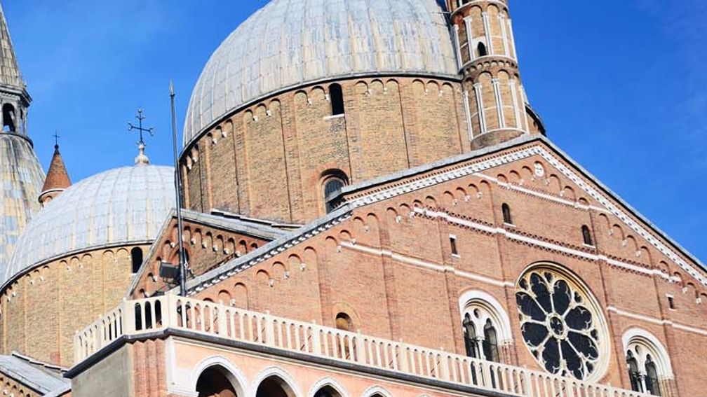 The Basilica of Saint Anthony attracts approximately a million pilgrims per year. // © 2013 Thinkstock F