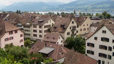 Much of Rapperswil’s medieval charm survives and its downtown area is a protected historical landmark. // © 2018 Ben McBee