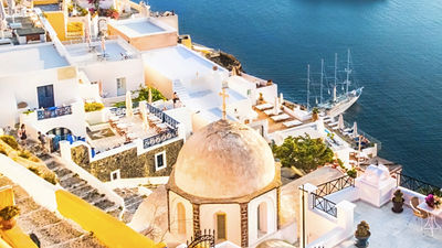 Santorini is known for its scenic views of the Aegean Sea. // © 2015 Thinkstock