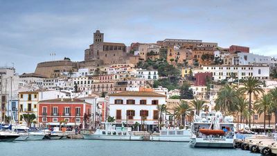 There’s more to discover on Ibiza than just its gorgeous beaches, such as Ibiza’s historic old town. //© 2018 Creative Commons user rvdbrugge