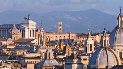 Rome is home to more than 900 churches and 200 amphitheaters, with temples, domes and fountains scattered abundantly throughout. // © 2017 iStock