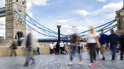 London is known as a walkable city, with an abundance of signage and famous attractions. // © 2015 Thinkstock