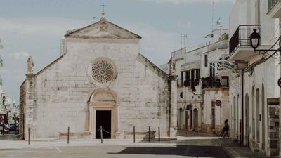 The whitewashed town of Locorotondo is one of the must-sees in Puglia.