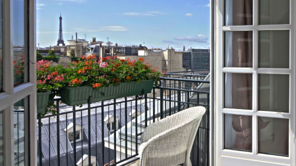 Some guestrooms have views of the Eiffel Tower. // © 2016 Le Bristol Paris 2