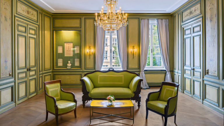 The historic Palais Montgelas wing dates back to 1811.