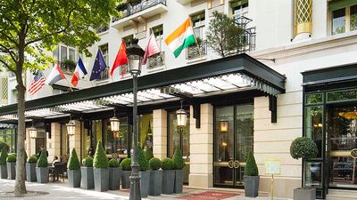 Hotel Napoleon is situated near key Paris attractions such as the Champs-Elysees and La Madeleine. // © 2016 Hotel Napoleon