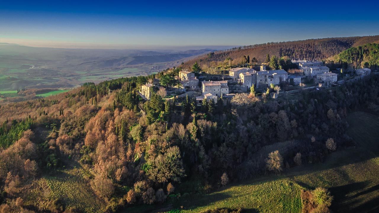 Monteverdi Tuscany is located in Castiglioncello del Trinoro, a hilltop town in the UNESCO site of Val d’Orcia, Tuscany.
